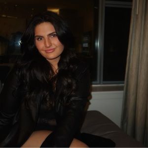 Meet your Posher, Ella